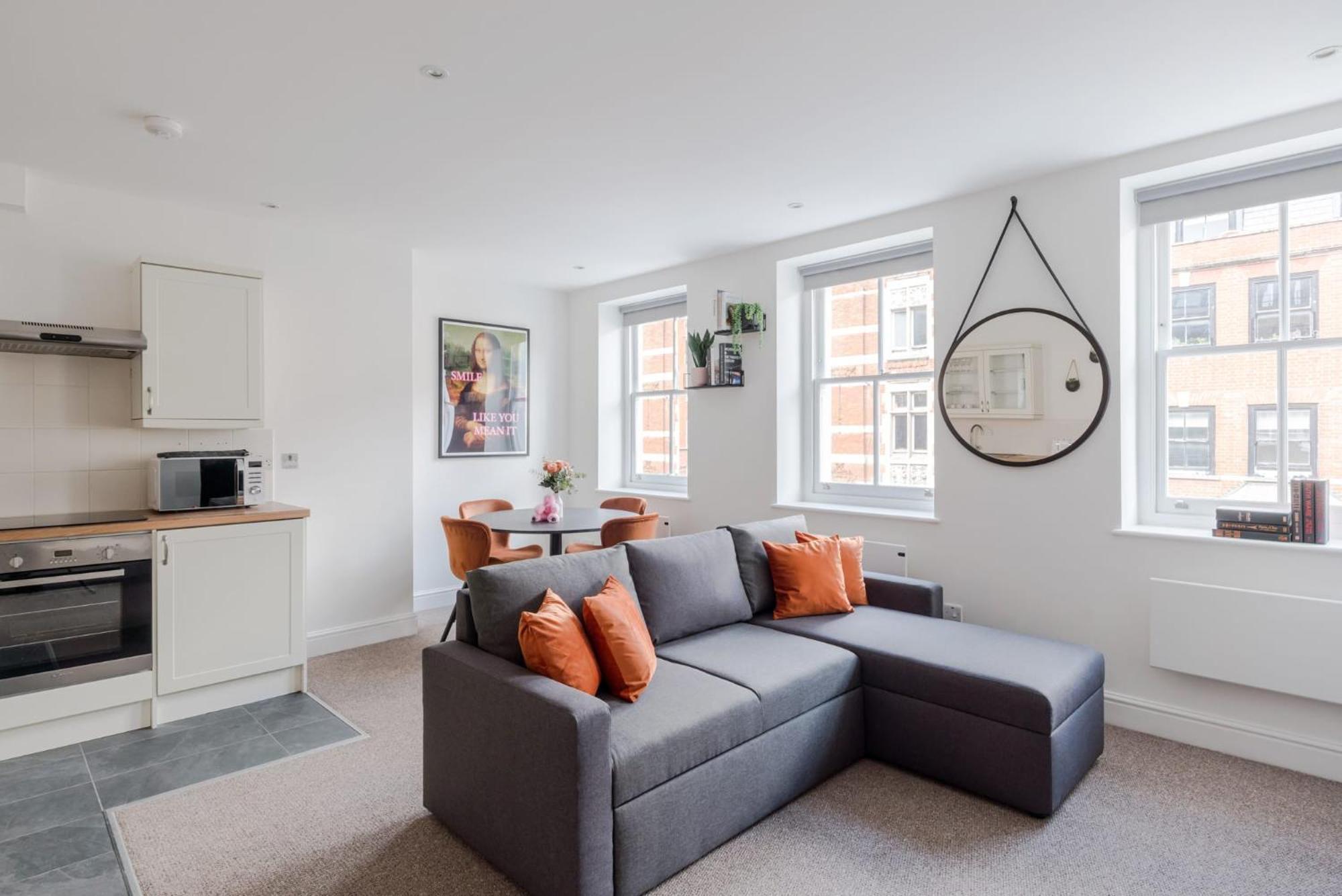 The Sensual Breeze - Fitzrovia - Frankie Says Apartment London Bagian luar foto