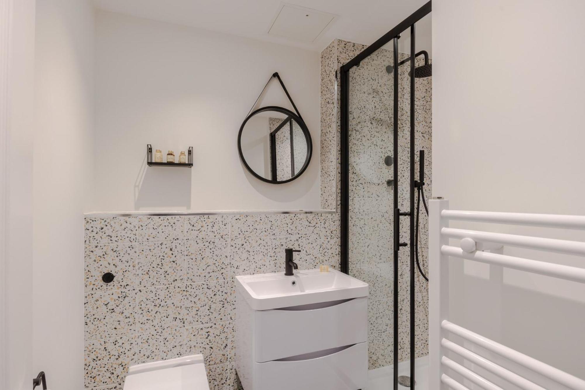 The Sensual Breeze - Fitzrovia - Frankie Says Apartment London Bagian luar foto